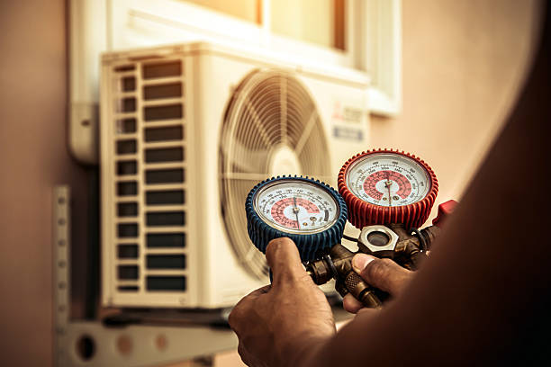 Professional Hvac Installation technician working in Leonard, TX